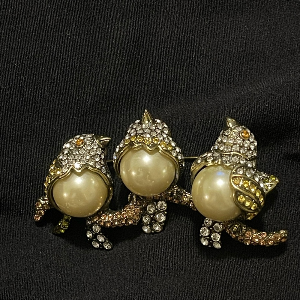 Cinderella Heidi Daus pearl Brooch. HTF